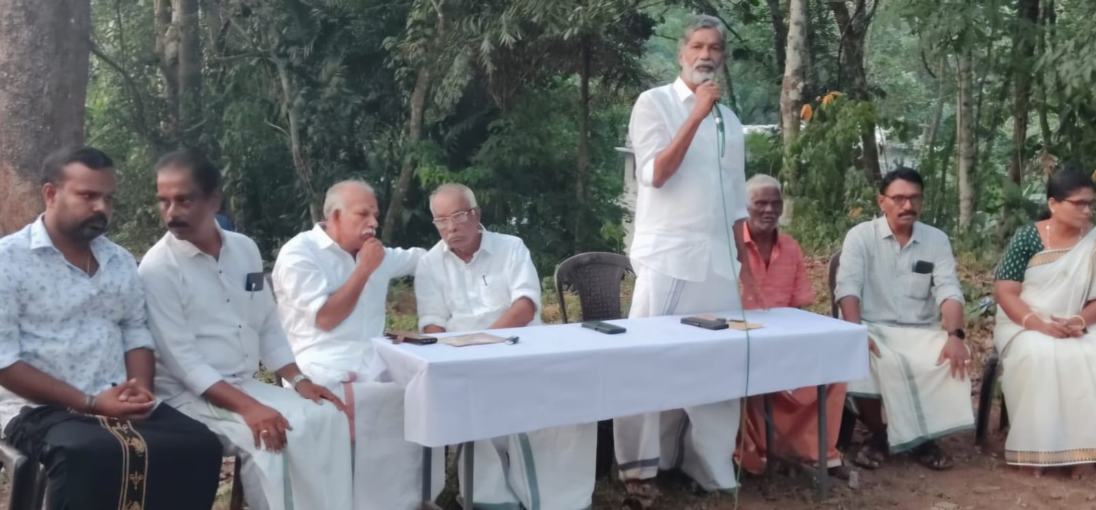 താലപ്പൊലി ഘോഷയാത്ര സ്വീകരണം നല്കി